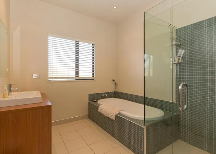 Modern Haven - *